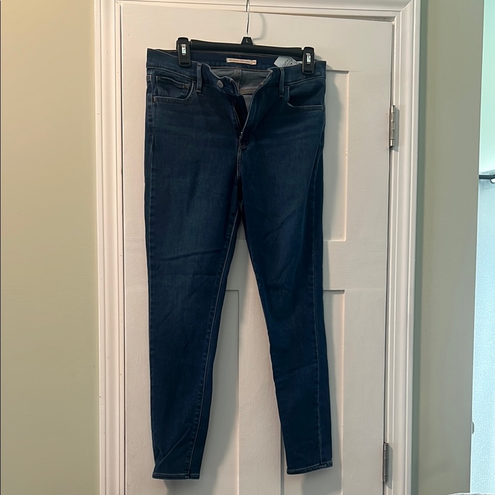 Women's LEVI Blue Jeans - Size 8 NEW